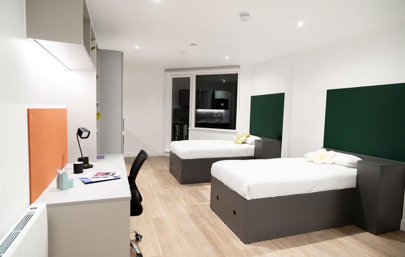 Kennington Lane, Kennington, London - Image 1